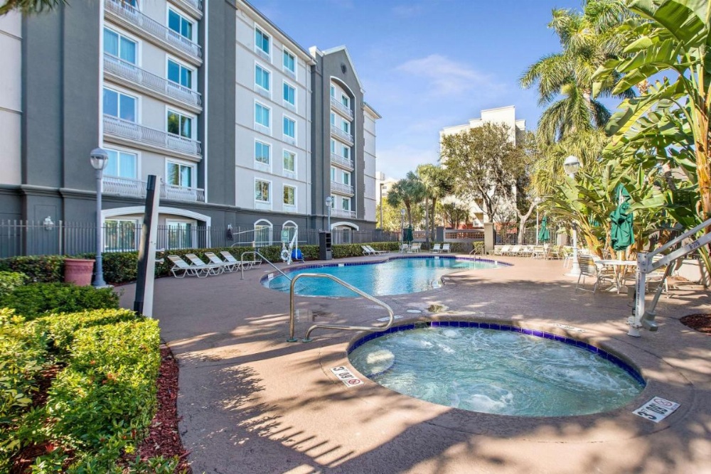 La Quinta Inn & Suites by Wyndham Fort Lauderdale Airport Image 25