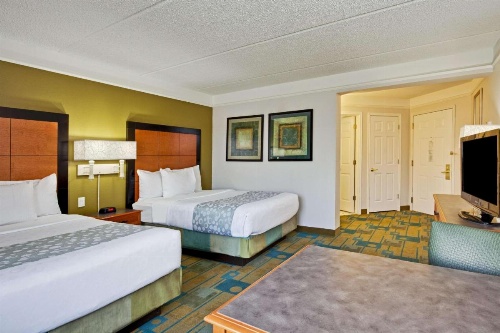 La Quinta Inn & Suites by Wyndham Fort Lauderdale Airport image 28